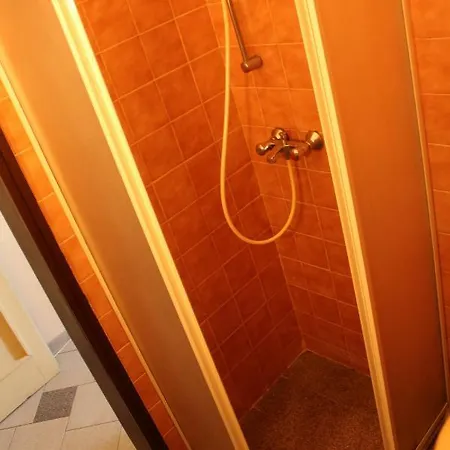 Guest Guest house *